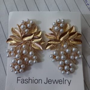 Shein Faux Pearl & Leaf Decor Stud Earrings